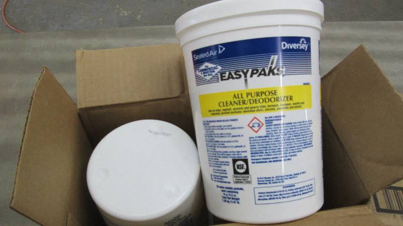 lot 281 image: Easy Paks Diversey General Purpose ...