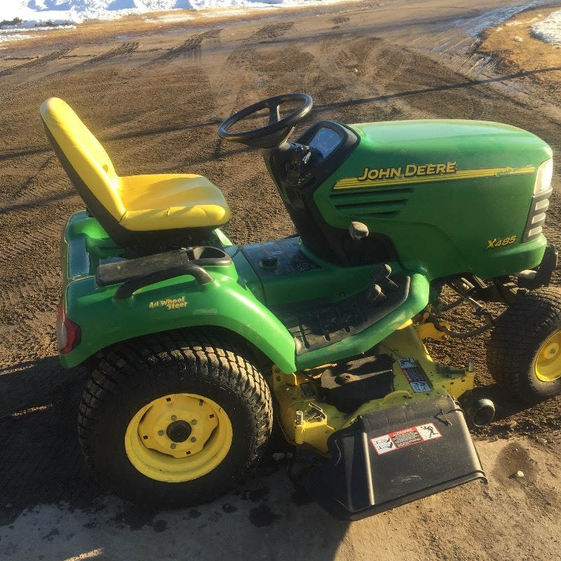 JOHN DEERE X-485  GARDEN TRACTOR   ALL WHEEL STEER