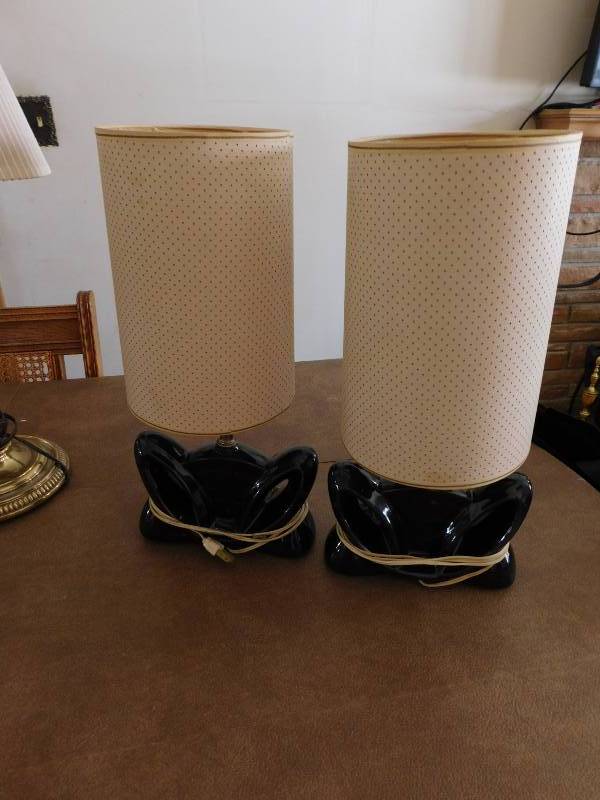 lot 7 image: 5 Lamps