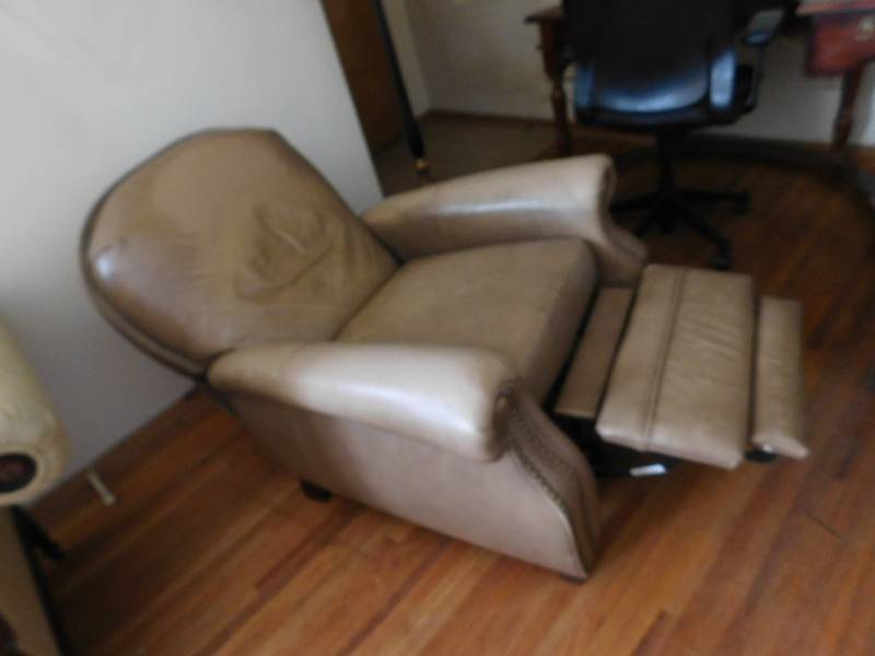 lot 8 image: Leather Chair with Lamp