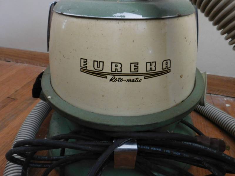 lot 24 image: Vintage Eureka Roto-Matic Vacuum