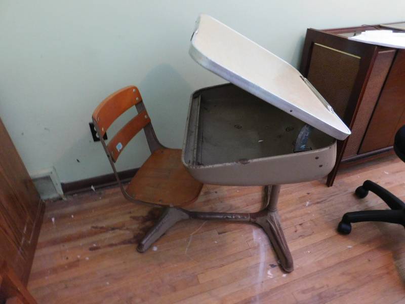 lot 32 image: Vintage Baby Buggy & School Desk