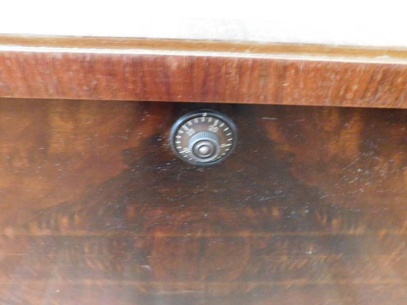 lot 36 image: Storage Chest