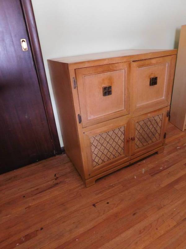 lot 39 image: Vintage Storage Unit