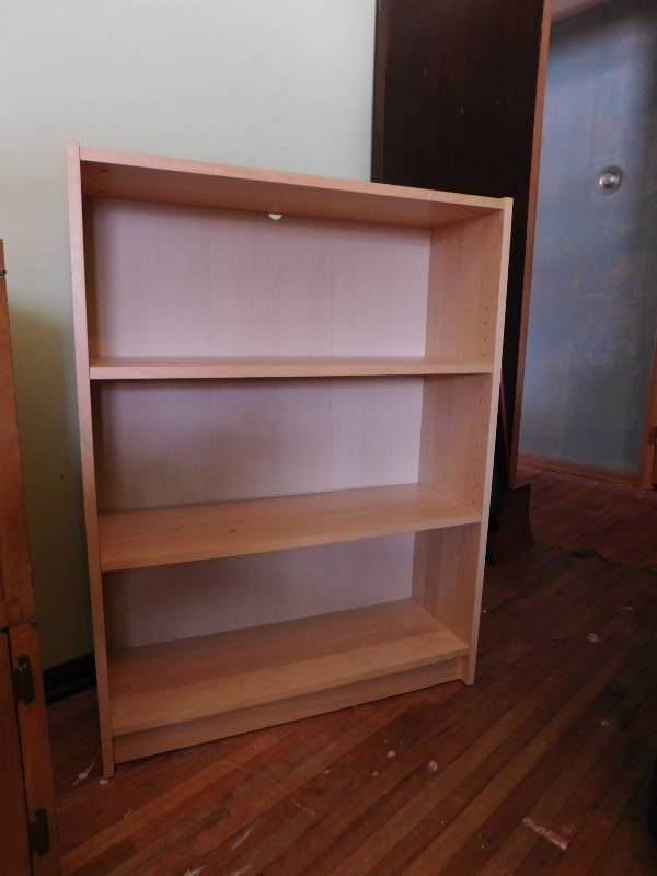 lot 40 image: Book Shelf - 31.5(w) x 41.5 (h) x 11 (d)