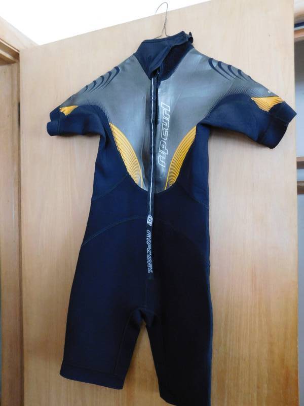 lot 49 image: Kids Rip Curl Wetsuit