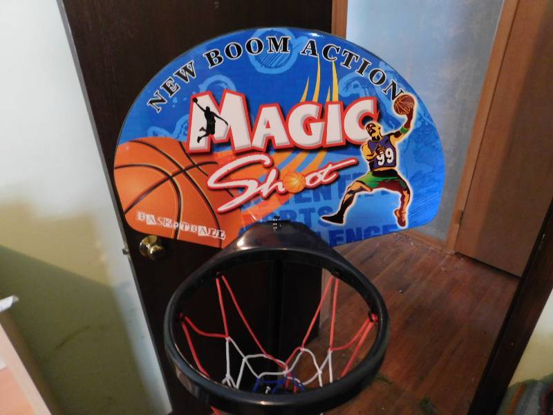lot 50 image: Kids Magic Shot Basketball Hoop