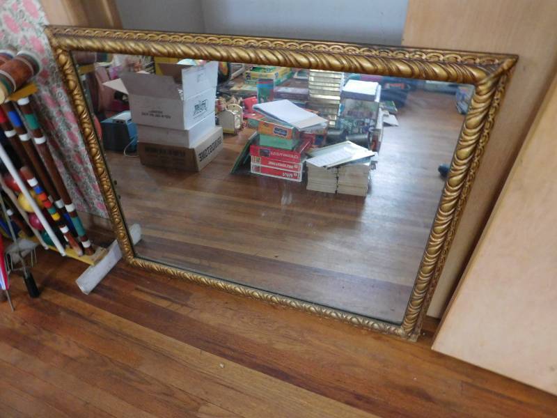 lot 51 image: Large Hanging Mirror