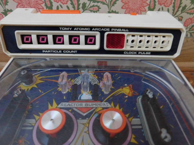 lot 58 image: Vintage Tomy Atomic Arcade Pinball Game