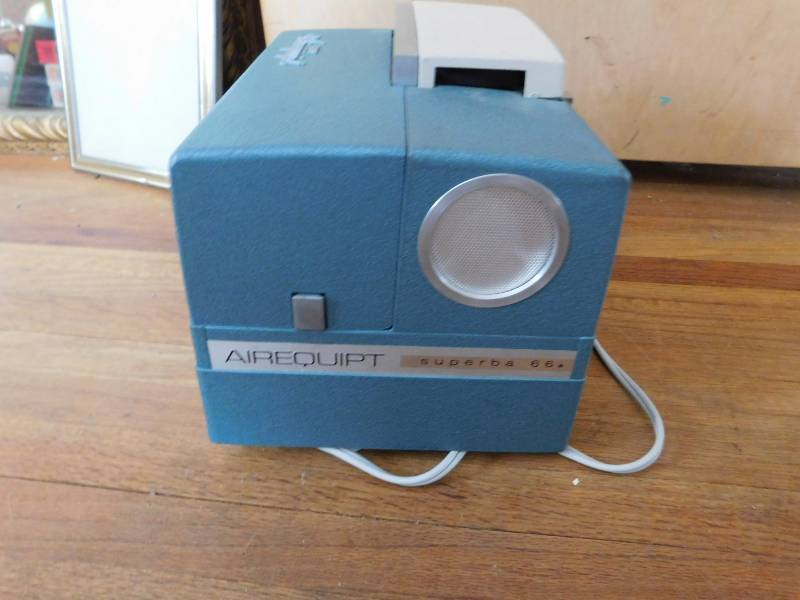lot 63 image: Airequipt Superba 66 Slide Projector