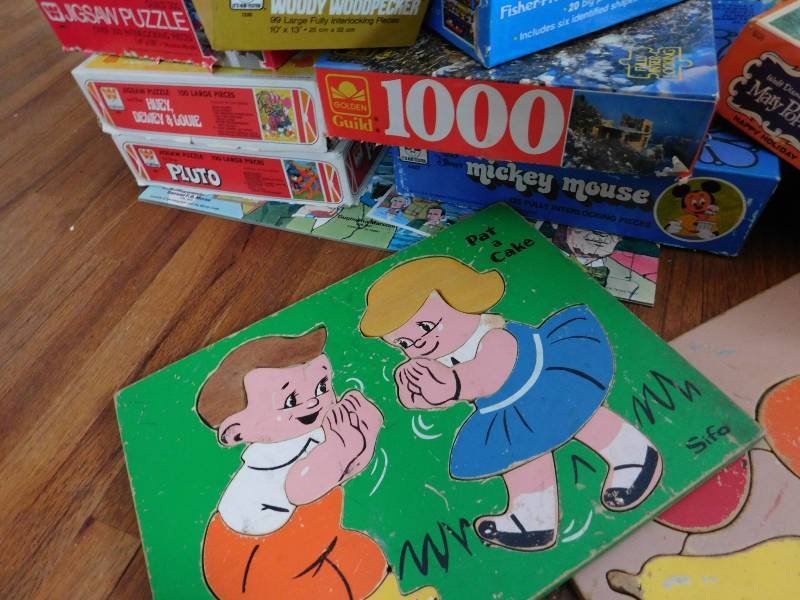 lot 72 image: Vintage Puzzles