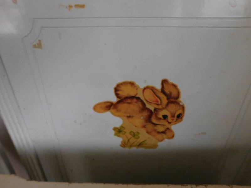 lot 88 image: Vintage Crib Frame