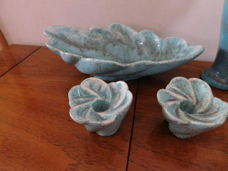 lot 120 image: Turquoise Home Decor Accents