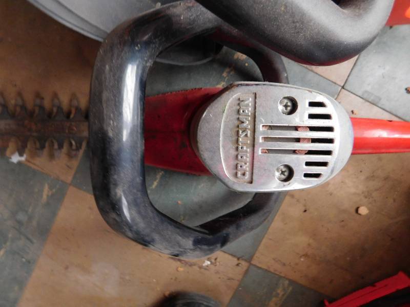 lot 124 image: Misc. Lot of Electric Saws
