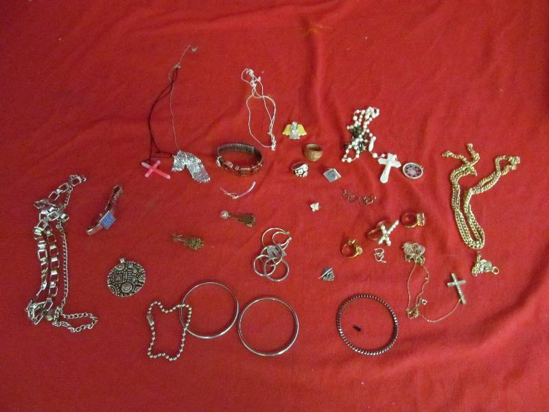 costume jewlery
