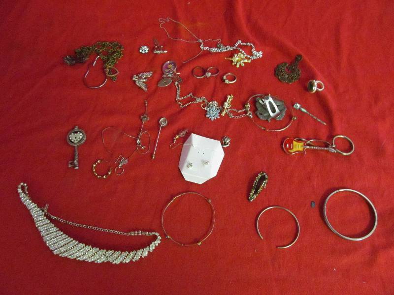 costume jewlery