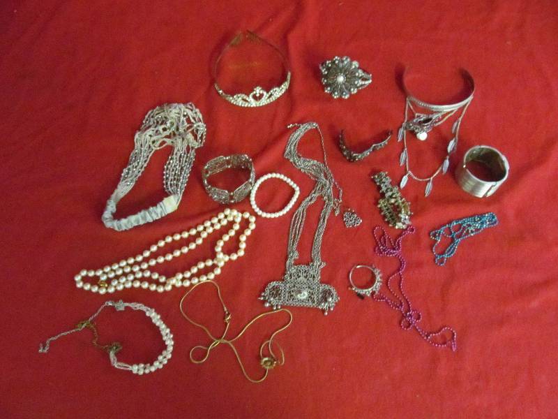 costume jewlery