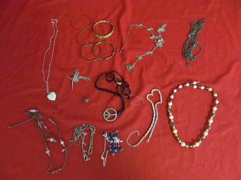 costume jewlery