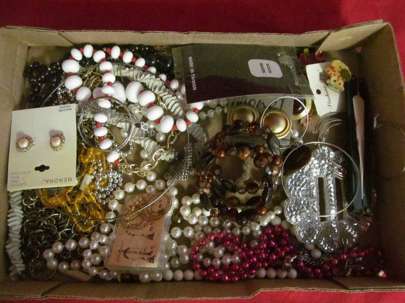 costume jewlery