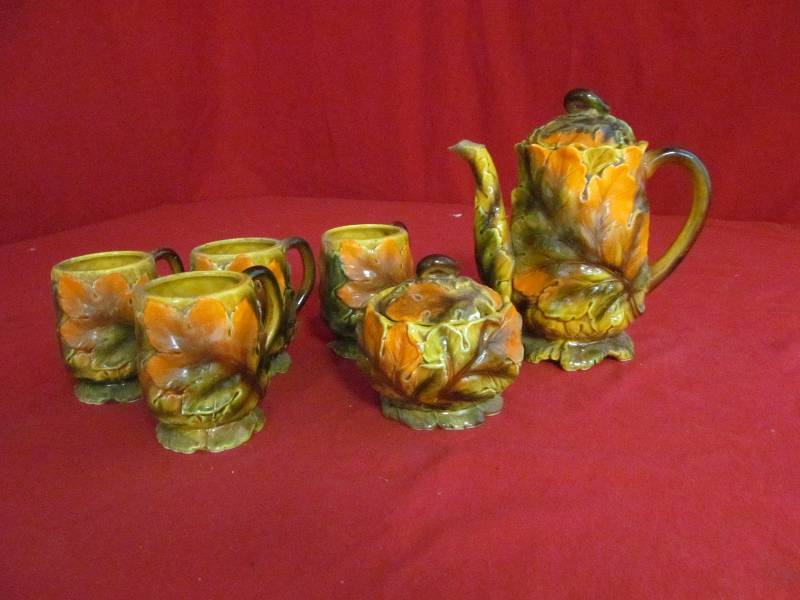 leaf dcor coffee pot, cups, sugar bowl