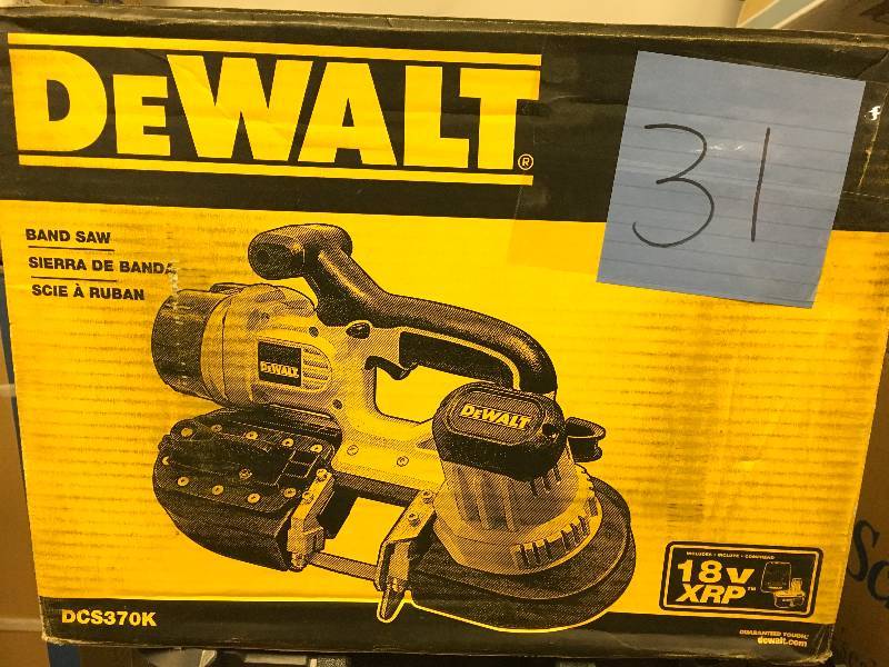 Dewalt 18-Volt NiCd Cordless Band Saw with Battery 2.4Ah, 1-Hour Charger and Contractor Bag