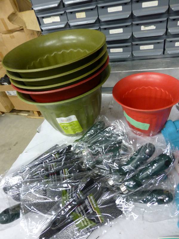 6 planters, 20 transplant shovels, ...
