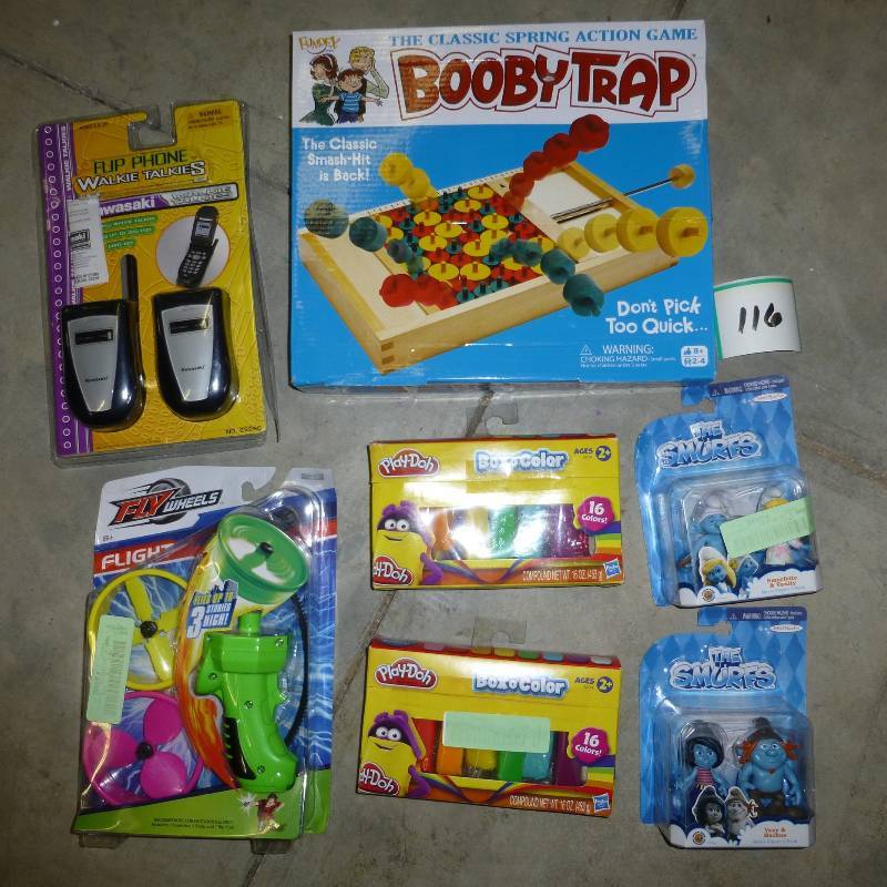Kids toys, walkie talkies, playdoh,...