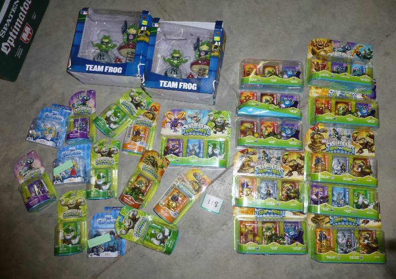 lot of skylanders figures...