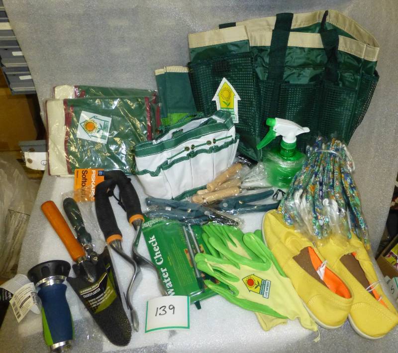Two garden shovels, 2 fiskars weede...