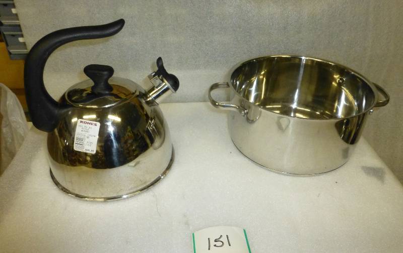 Kohls teapot (used) and stockpot wi...