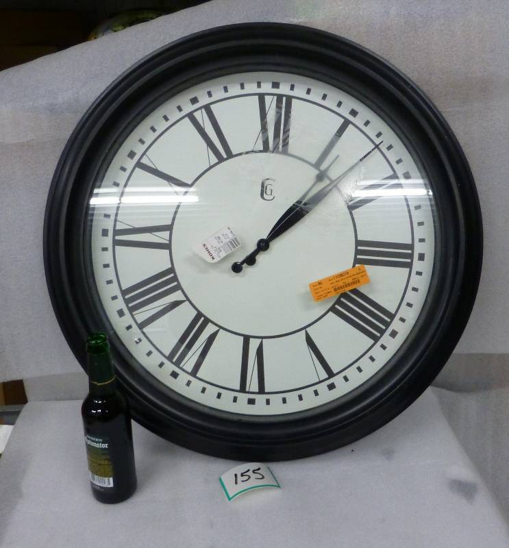 very large clock, 24 diameter, tes...