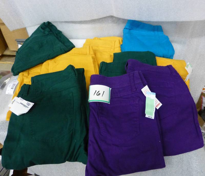 Ten pair Juniors ankle jeans, two s...