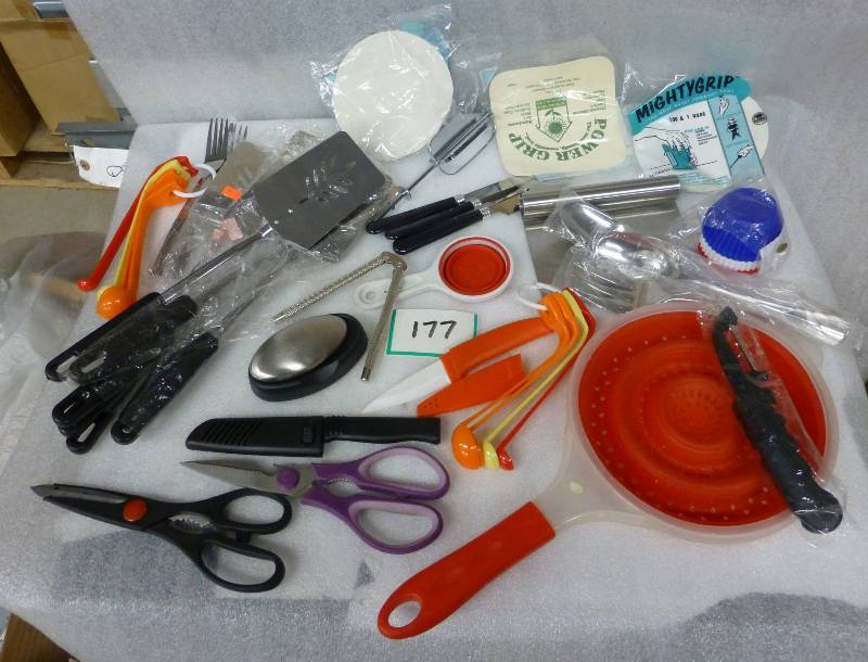 kitchen tools lot of stuff, spatula...
