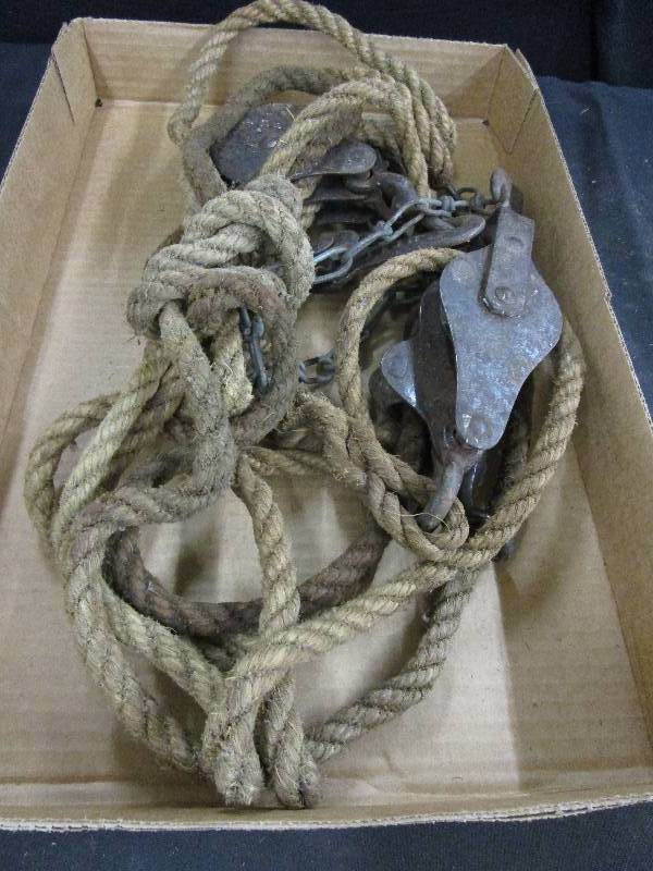 lot 1 image: Fence Stretcher