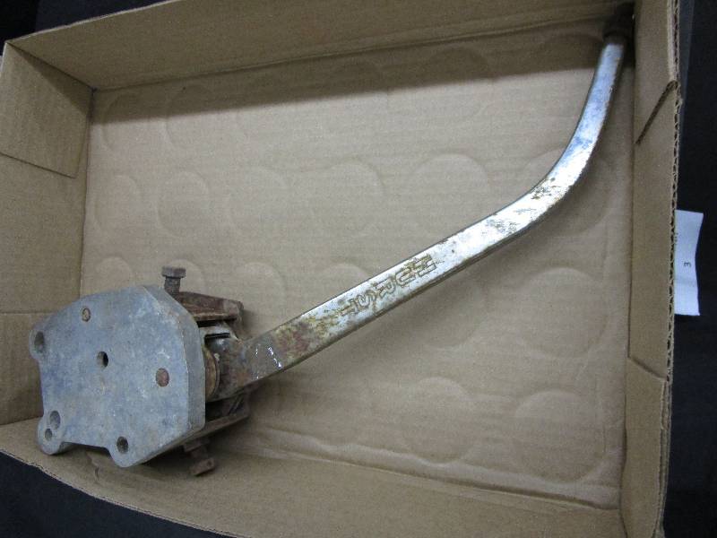 lot 3 image: Hurst Shifter
