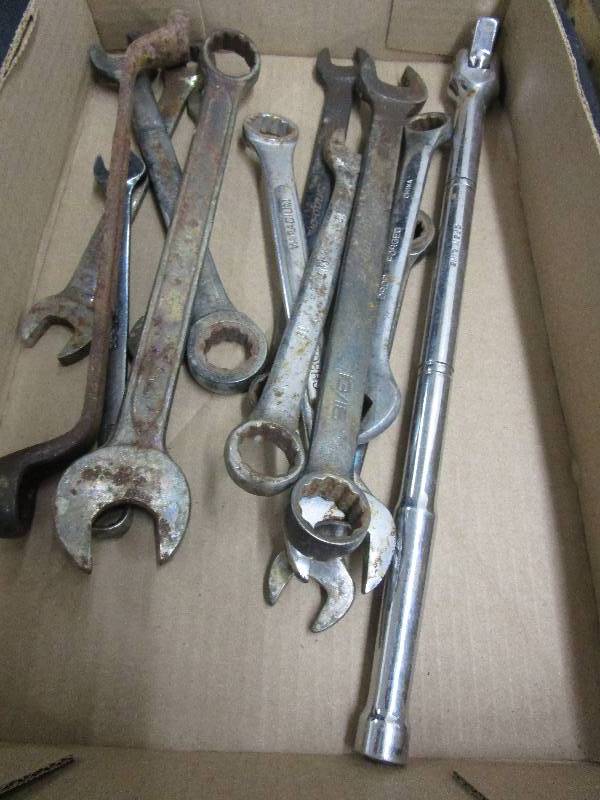 lot 4 image: Wrenches, some SNAP-ON