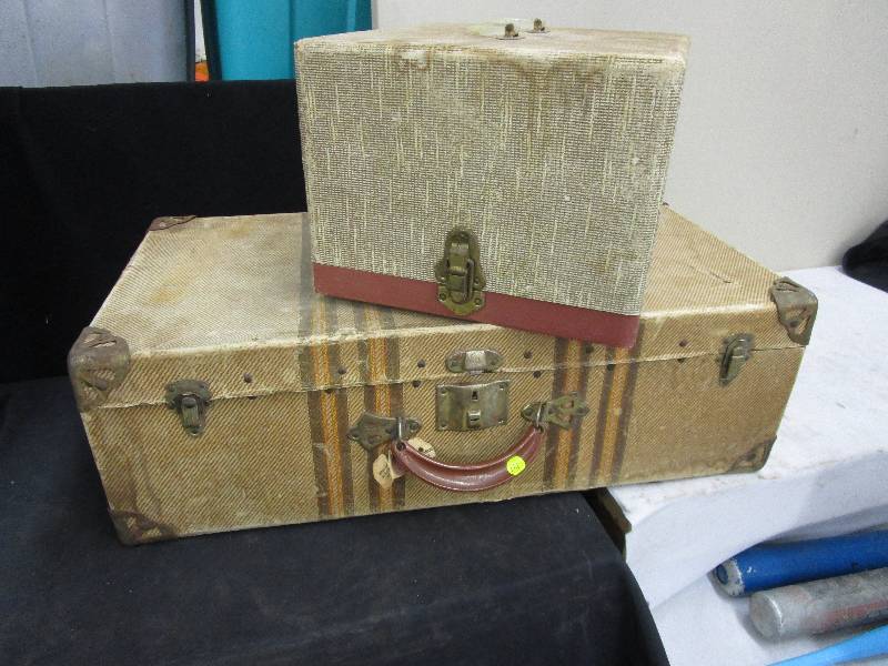 lot 14 image: Empty Sewing Machine case and Suitcase