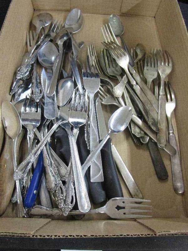 lot 15 image: Silverware