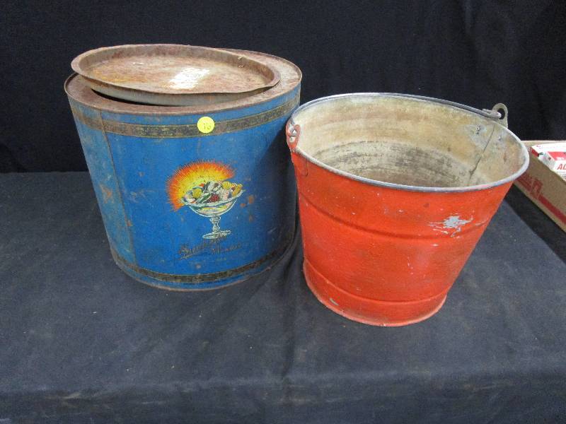 lot 16 image: Sunbrite Mixed Confections old Tin Can and Pail
