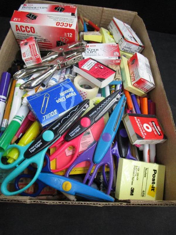 lot 17 image: Scrapbooking Scissors, Office Supplies