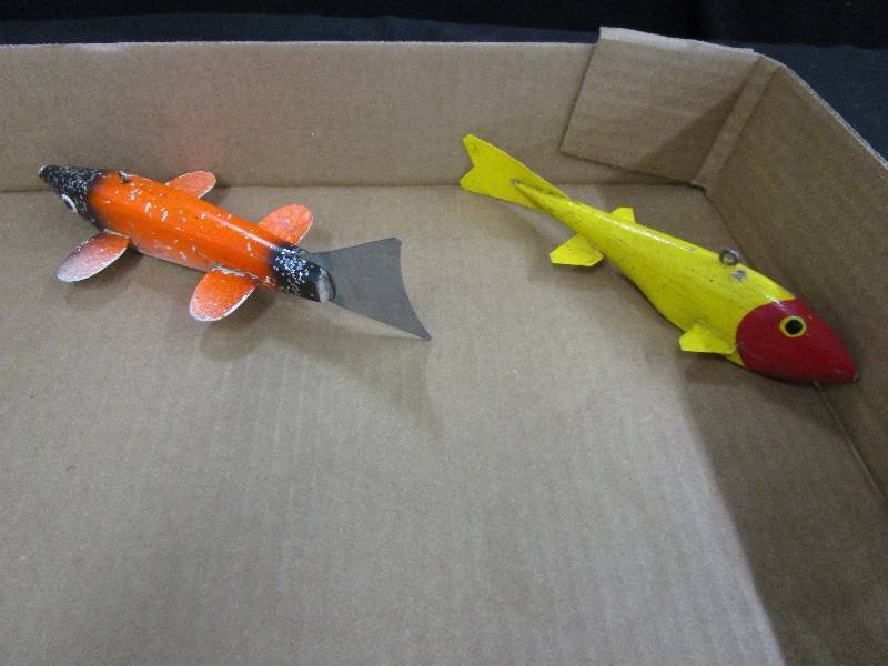 lot 19 image: Spearing Decoys