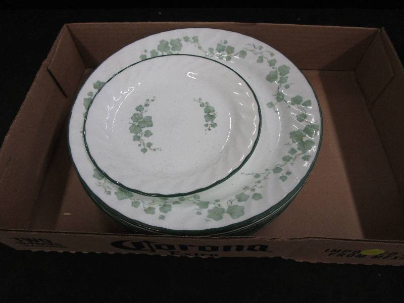 lot 32 image: Green Plates