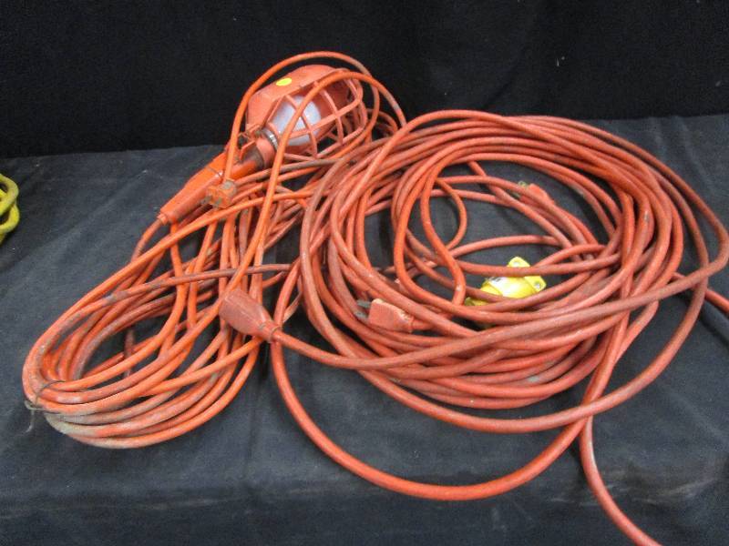 lot 57 image: Heavy Duty Cords and Trouble Light