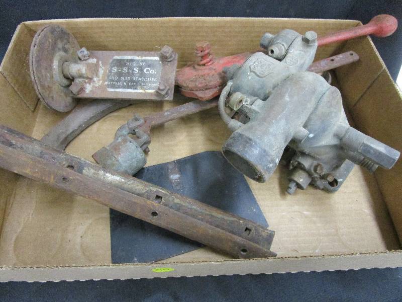 lot 90 image: Various Metal Pieces