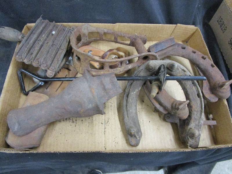 lot 91 image: Various Metal Pieces, Horse Shoes, Curry Comb