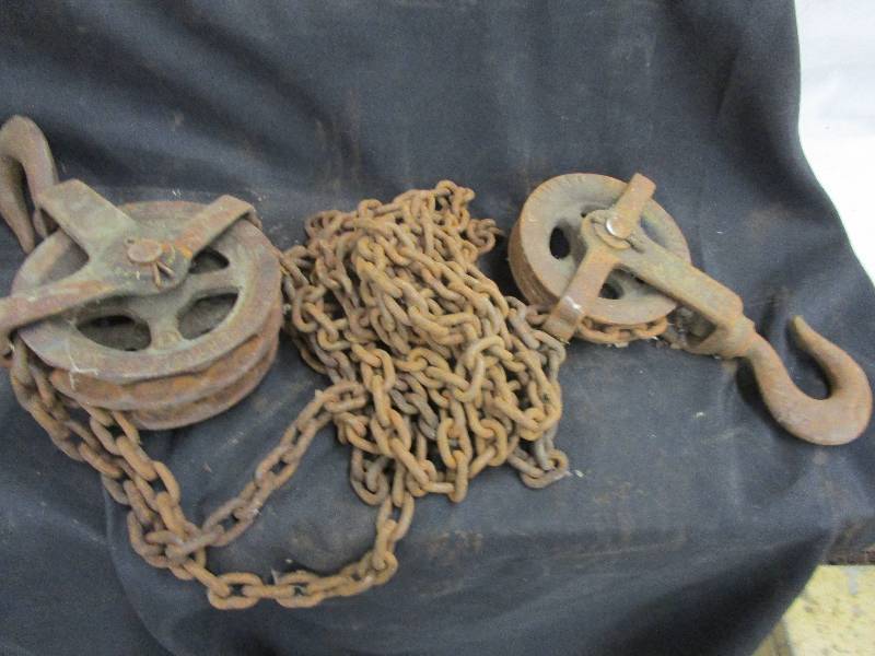 lot 94 image: Chain Hoist
