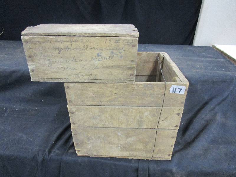 lot 113 image: Wood Boxes