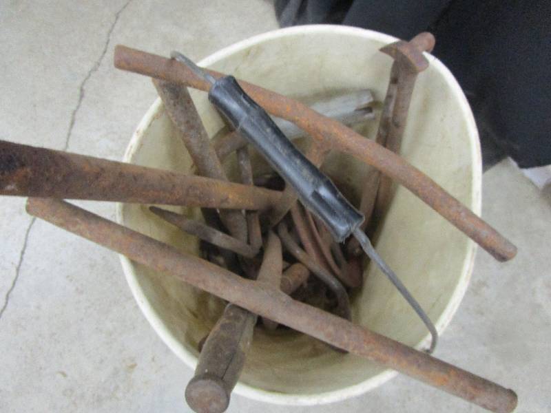 lot 114 image: Various Metal Tools