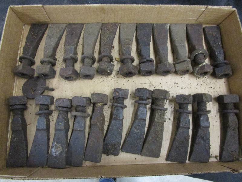 lot 124 image: Old Farm Teeth
