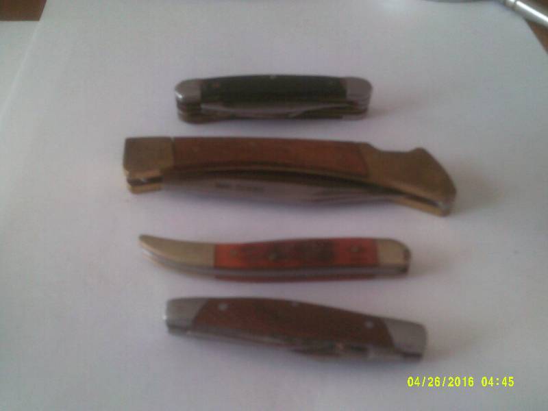 4 COLLECTIBLE POCKET KNIVES